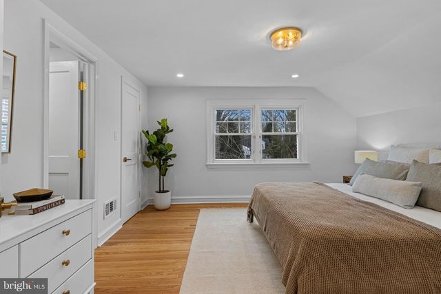 300 BARRY LN, Wallingford, PA 19086