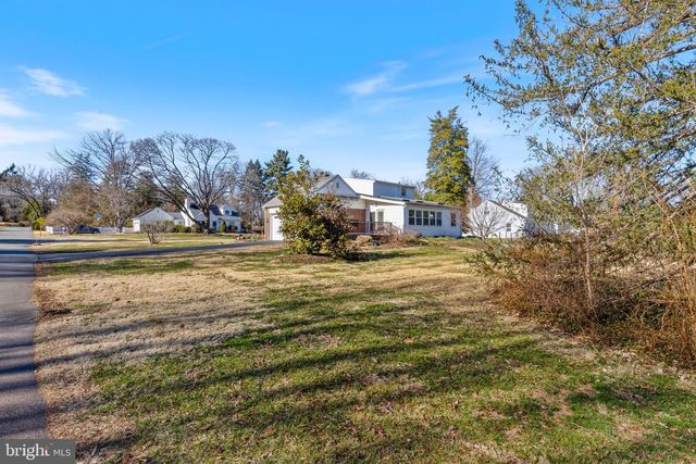 300 BARRY LN, Wallingford, PA 19086