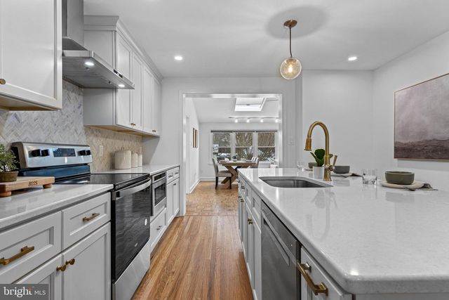 300 BARRY LN, Wallingford, PA 19086