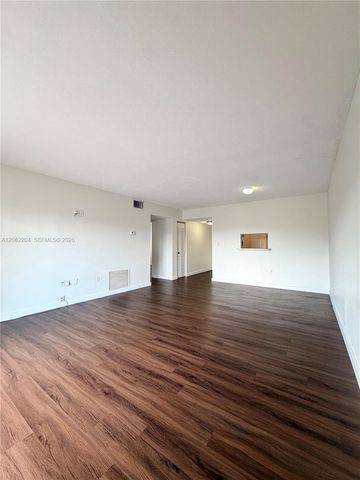 10431 N Kendall Dr D314, Miami, FL 33176