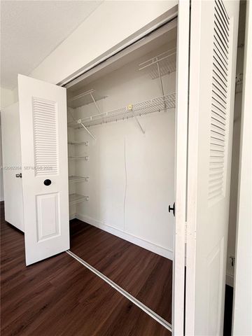 10431 N Kendall Dr D314, Miami, FL 33176
