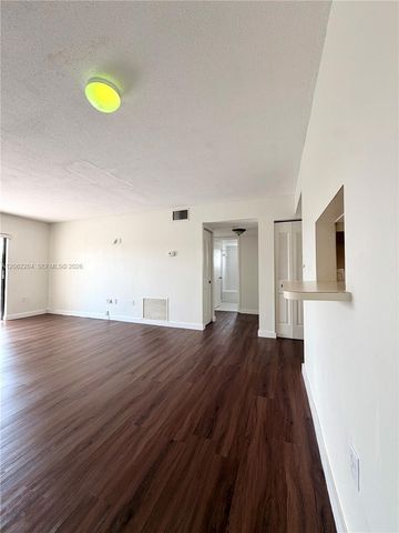 10431 N Kendall Dr D314, Miami, FL 33176