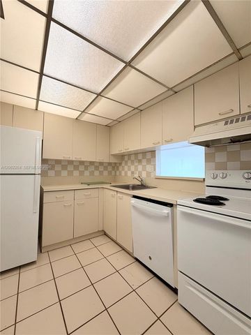 10431 N Kendall Dr D314, Miami, FL 33176