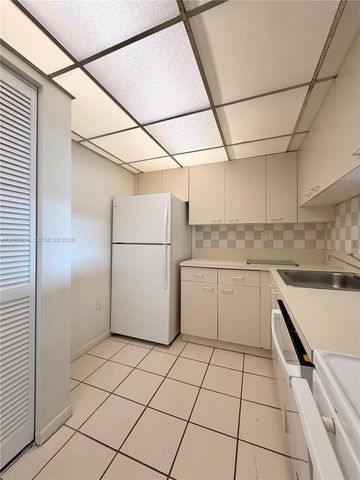 10431 N Kendall Dr D314, Miami, FL 33176