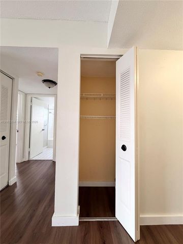10431 N Kendall Dr D314, Miami, FL 33176