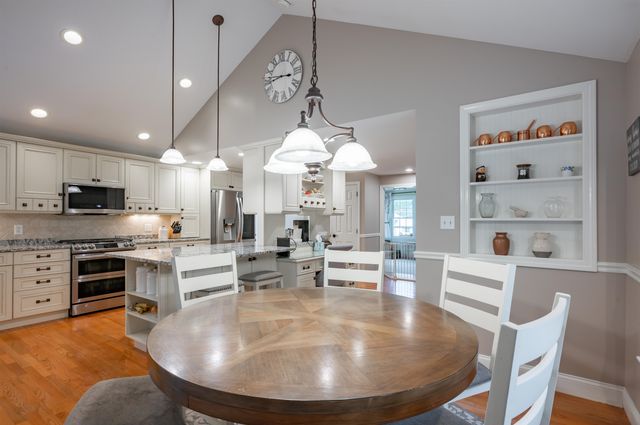 10 Melba Drive, Hudson, NH 03051