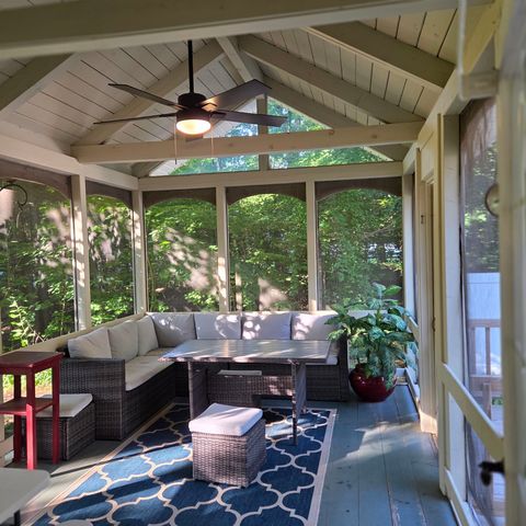 10 Melba Drive, Hudson, NH 03051