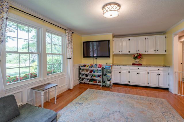 10 Melba Drive, Hudson, NH 03051