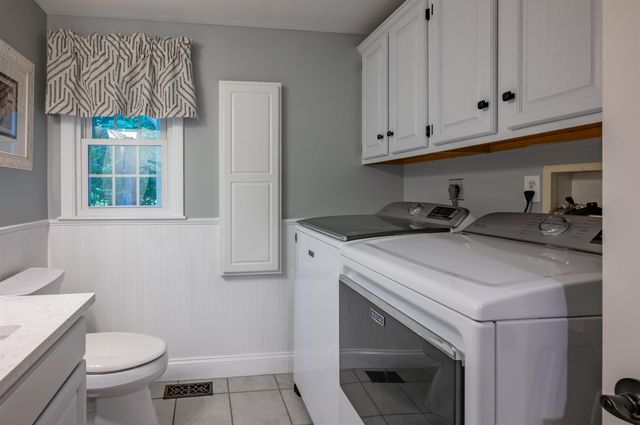 10 Melba Drive, Hudson, NH 03051