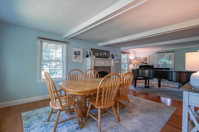 10 Melba Drive, Hudson, NH 03051