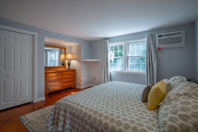 10 Melba Drive, Hudson, NH 03051