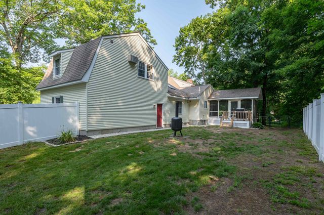 10 Melba Drive, Hudson, NH 03051