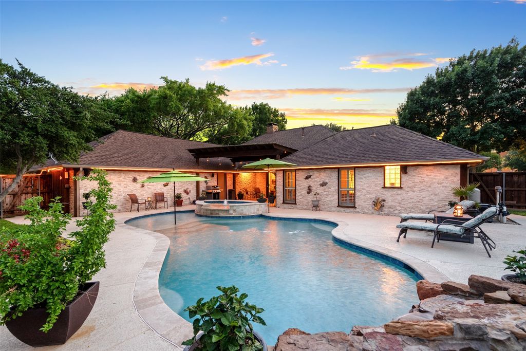 400 Hunters Ridge Circle, Coppell, TX 75019