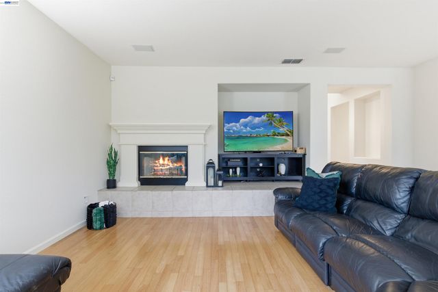 2076 Captalpa, Antioch, CA 94509