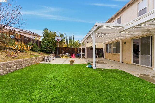 2076 Captalpa, Antioch, CA 94509