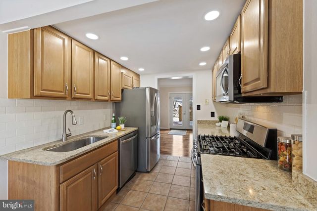 2004 CAMBRIDGE DR, Crofton, MD 21114