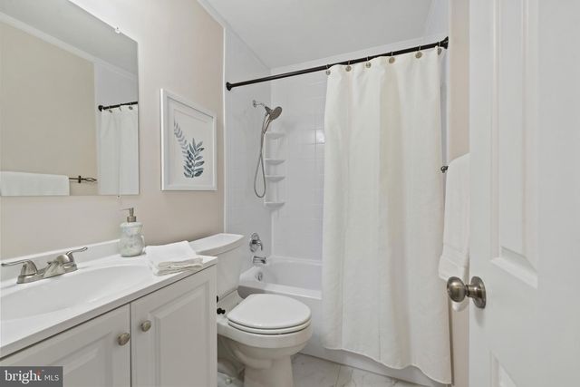 2004 CAMBRIDGE DR, Crofton, MD 21114