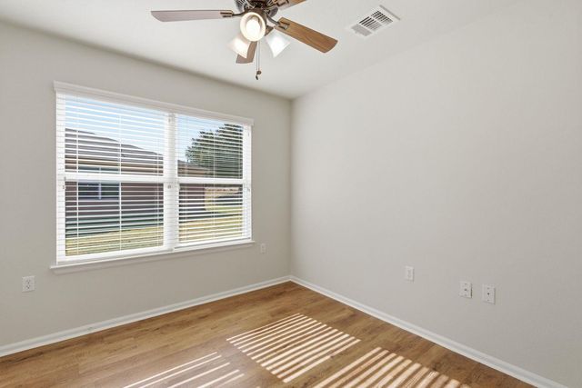 537 Salt Creek LN, Georgetown, TX 78633