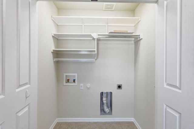 537 Salt Creek LN, Georgetown, TX 78633