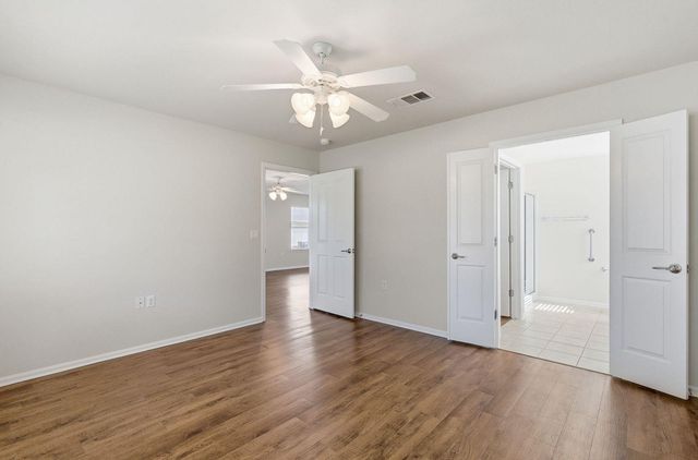 537 Salt Creek LN, Georgetown, TX 78633