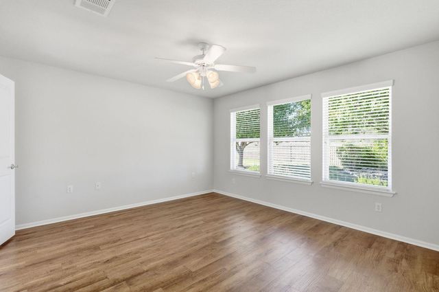 537 Salt Creek LN, Georgetown, TX 78633