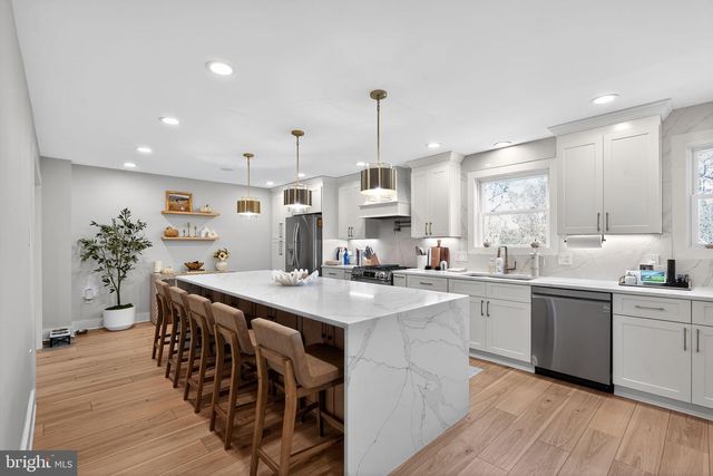 1755 CONGRESS DR, Blackwood, NJ 08012