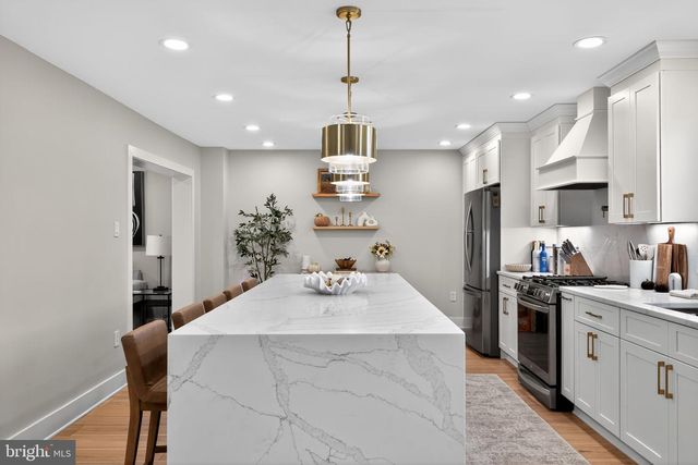 1755 CONGRESS DR, Blackwood, NJ 08012