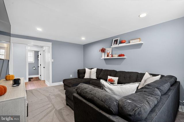 1755 CONGRESS DR, Blackwood, NJ 08012