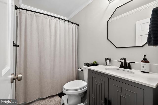 1755 CONGRESS DR, Blackwood, NJ 08012