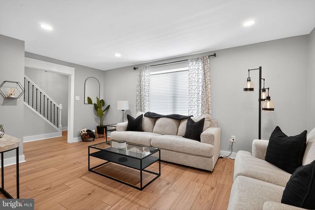 1755 CONGRESS DR, Blackwood, NJ 08012