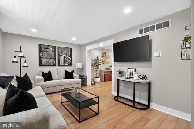 1755 CONGRESS DR, Blackwood, NJ 08012