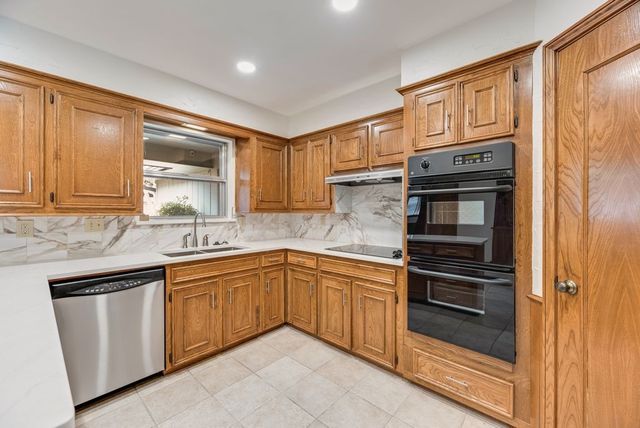 6943 Mill Falls Drive, Dallas, TX 75248