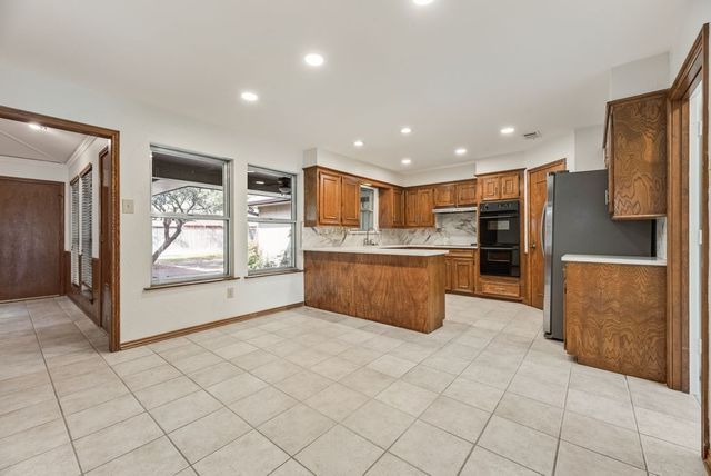 6943 Mill Falls Drive, Dallas, TX 75248