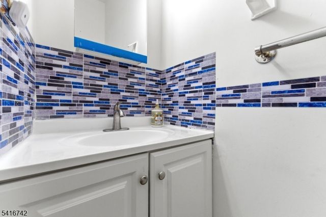 44 Prospect St, East Orange City, NJ 07017