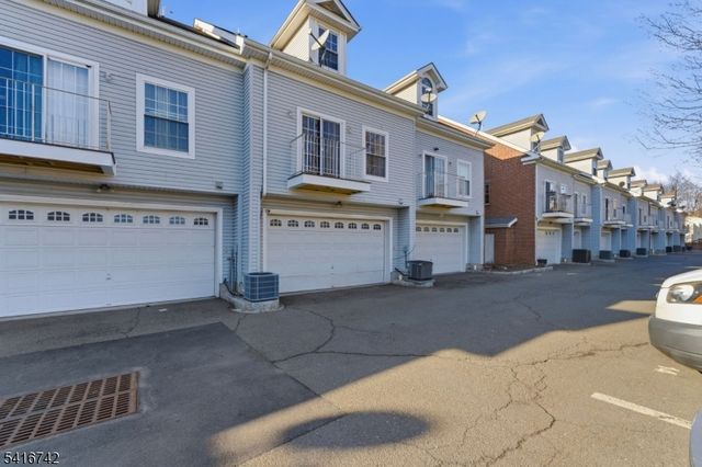 44 Prospect St, East Orange City, NJ 07017