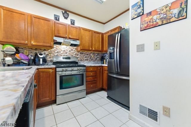 44 Prospect St, East Orange City, NJ 07017