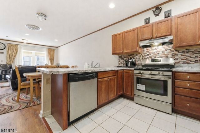 44 Prospect St, East Orange City, NJ 07017