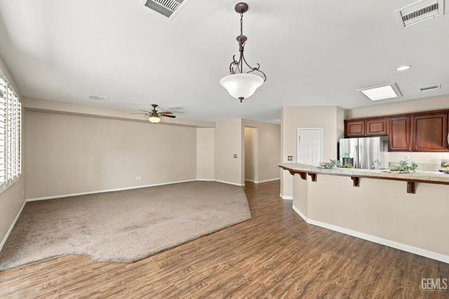 2401 Snowdrop Drive, Bakersfield, CA 93311