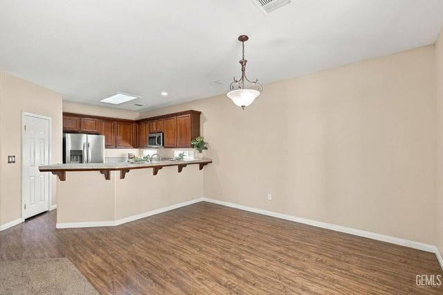 2401 Snowdrop Drive, Bakersfield, CA 93311