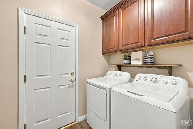 2401 Snowdrop Drive, Bakersfield, CA 93311
