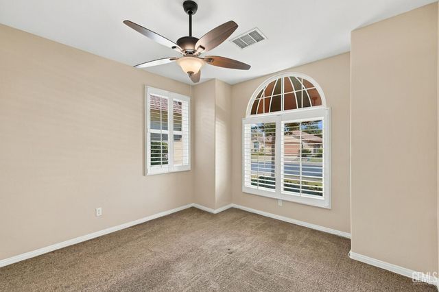 2401 Snowdrop Drive, Bakersfield, CA 93311