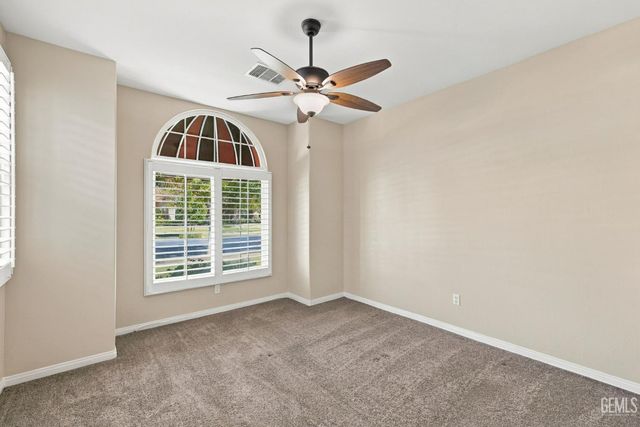 2401 Snowdrop Drive, Bakersfield, CA 93311