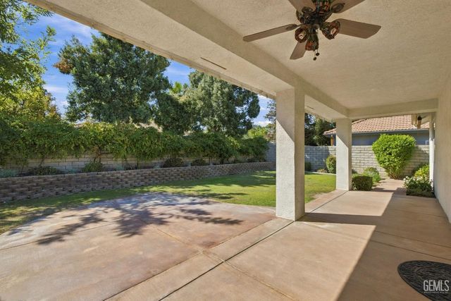 2401 Snowdrop Drive, Bakersfield, CA 93311