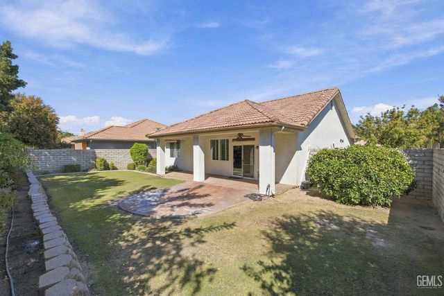 2401 Snowdrop Drive, Bakersfield, CA 93311
