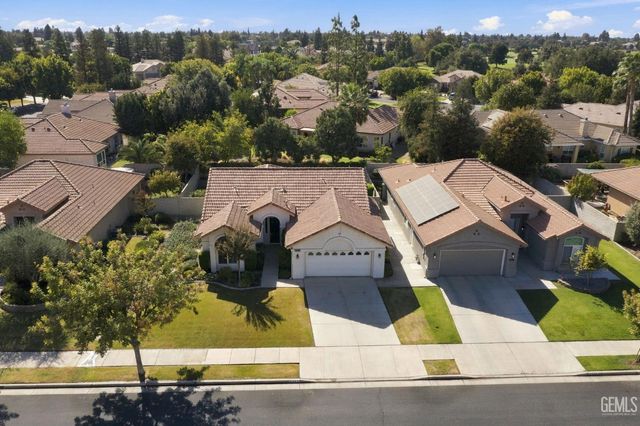 2401 Snowdrop Drive, Bakersfield, CA 93311