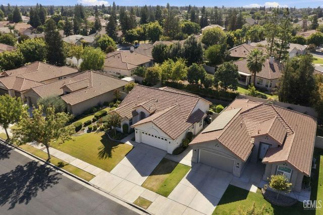 2401 Snowdrop Drive, Bakersfield, CA 93311
