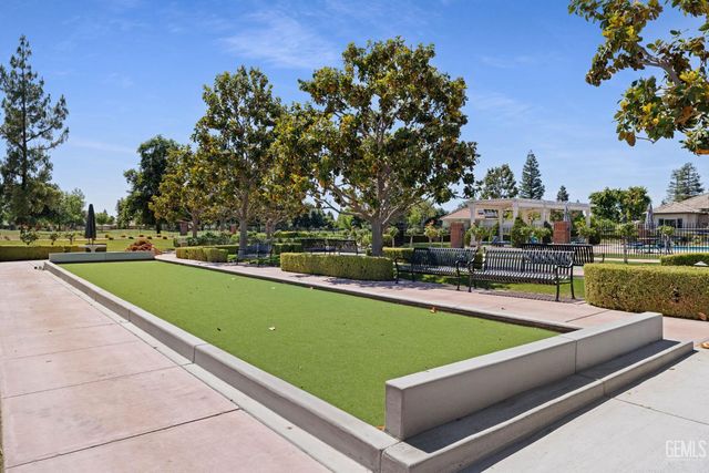 2401 Snowdrop Drive, Bakersfield, CA 93311