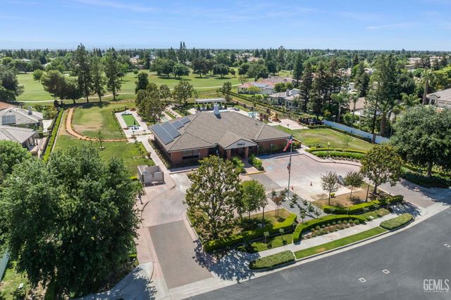 2401 Snowdrop Drive, Bakersfield, CA 93311
