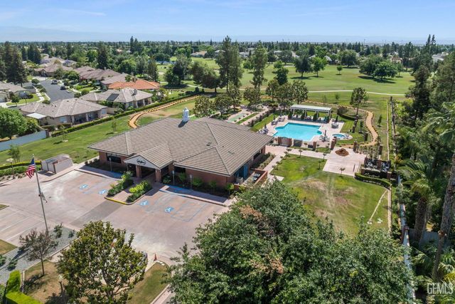 2401 Snowdrop Drive, Bakersfield, CA 93311