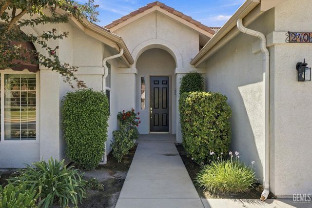 2401 Snowdrop Drive, Bakersfield, CA 93311